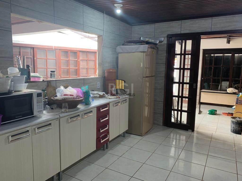 Casa para Venda - 179m², 4 dormitórios, sendo 1 suites, 3 vagas - Centro