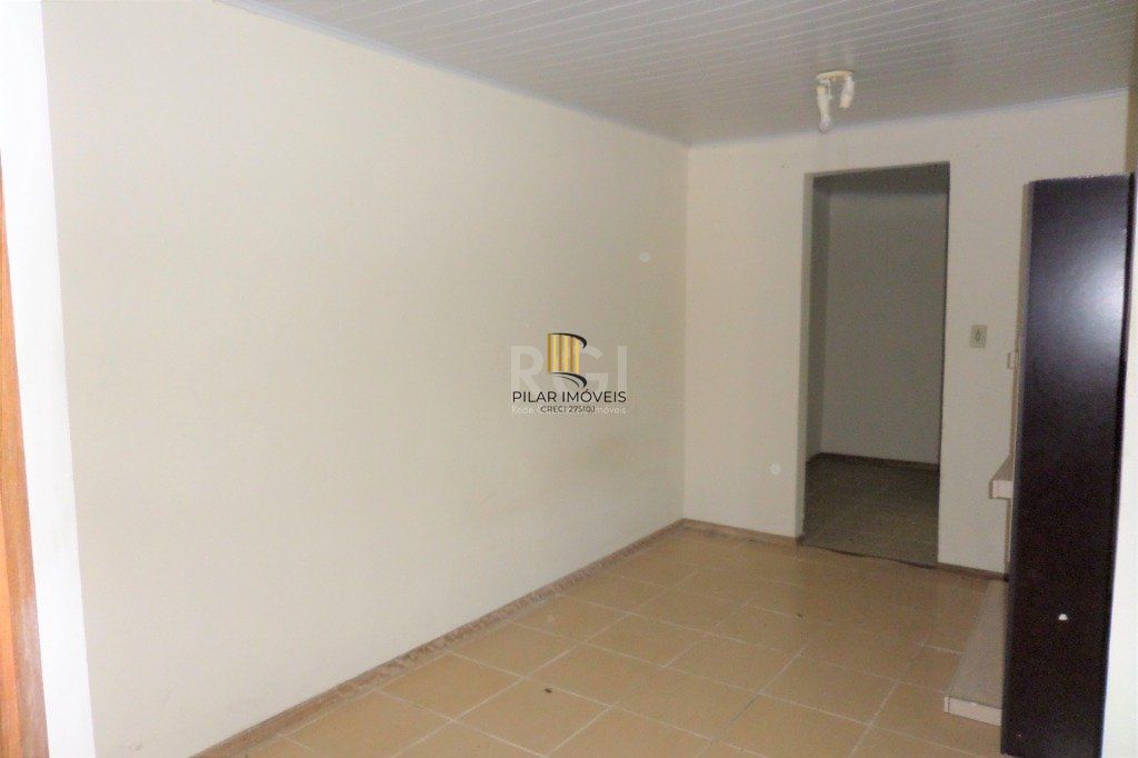 Casa na Hípica com 3 dormitórios e 2 vagas