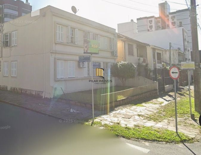Apartamento 02 dormitórios com churrasqueira, no bairro Passo da Areia, em Porto Alegre.