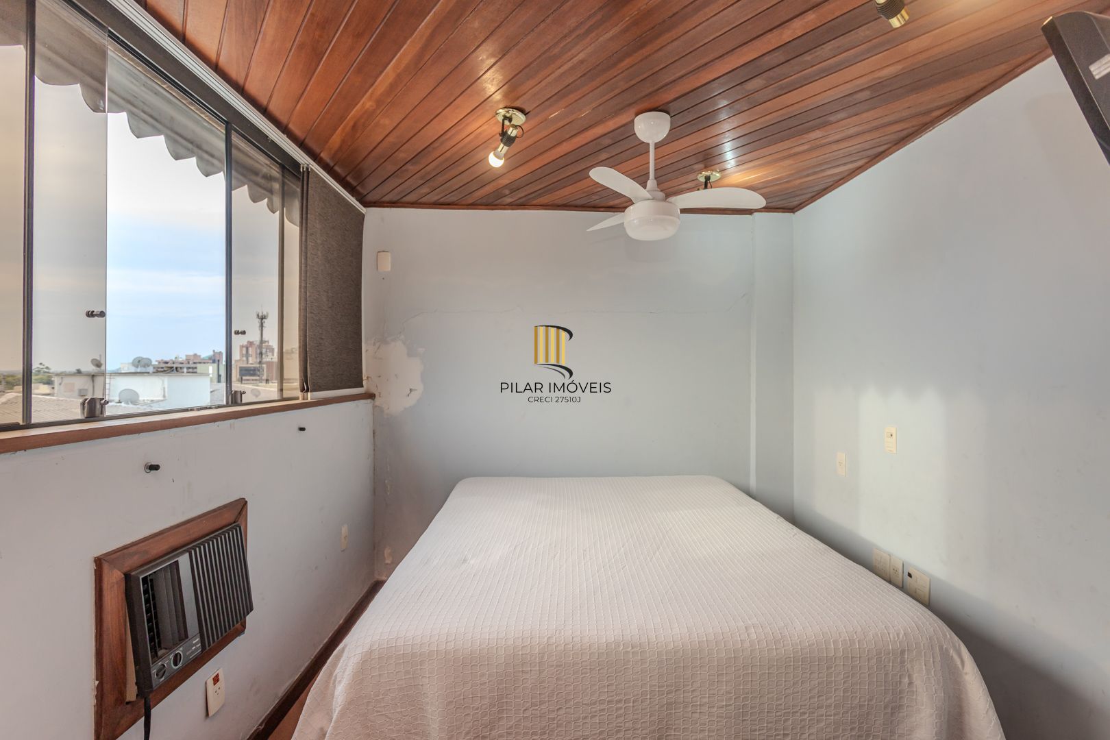 Cobertura no Menino Deus de 3 dormitórios e vaga