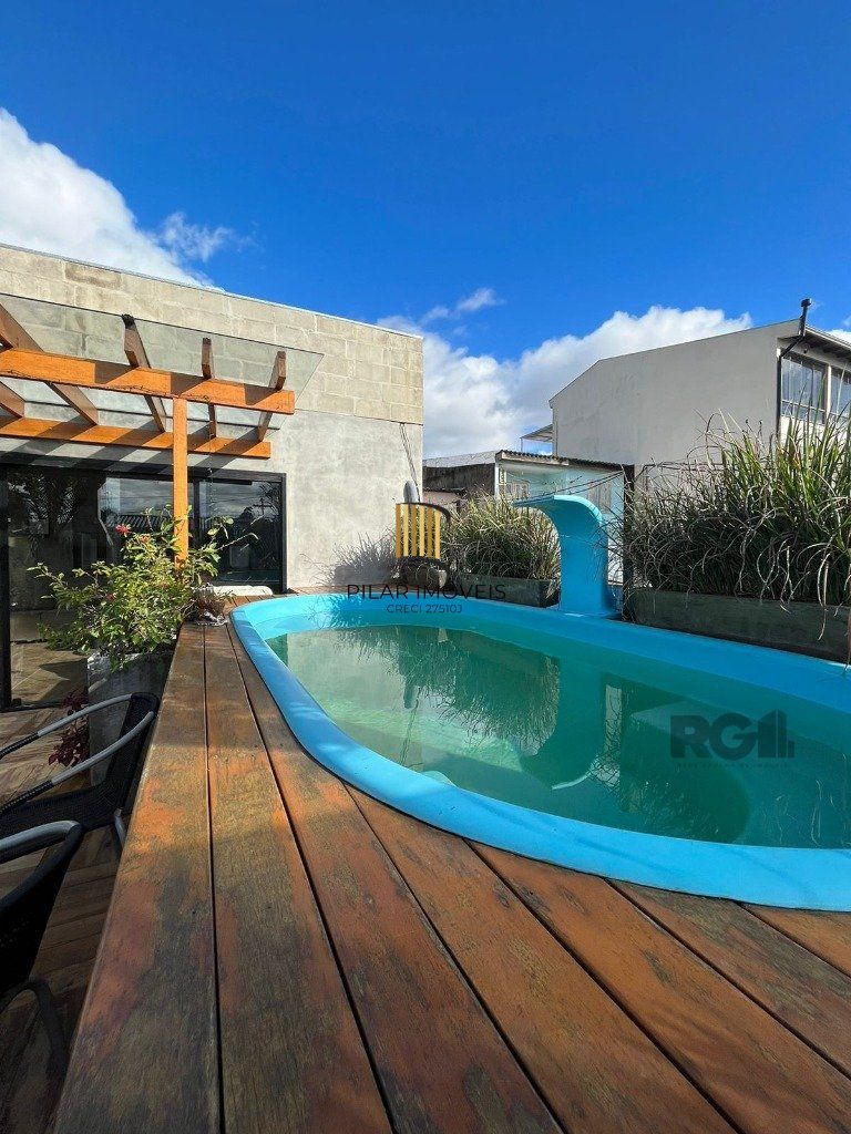 Casa 2 dormitórios no bairro Rubem Berta