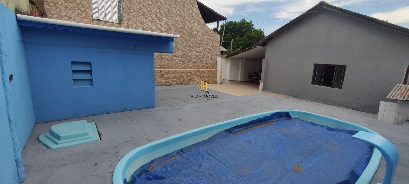 Casa no Sarandi de 2 dormitórios e pátio com piscina