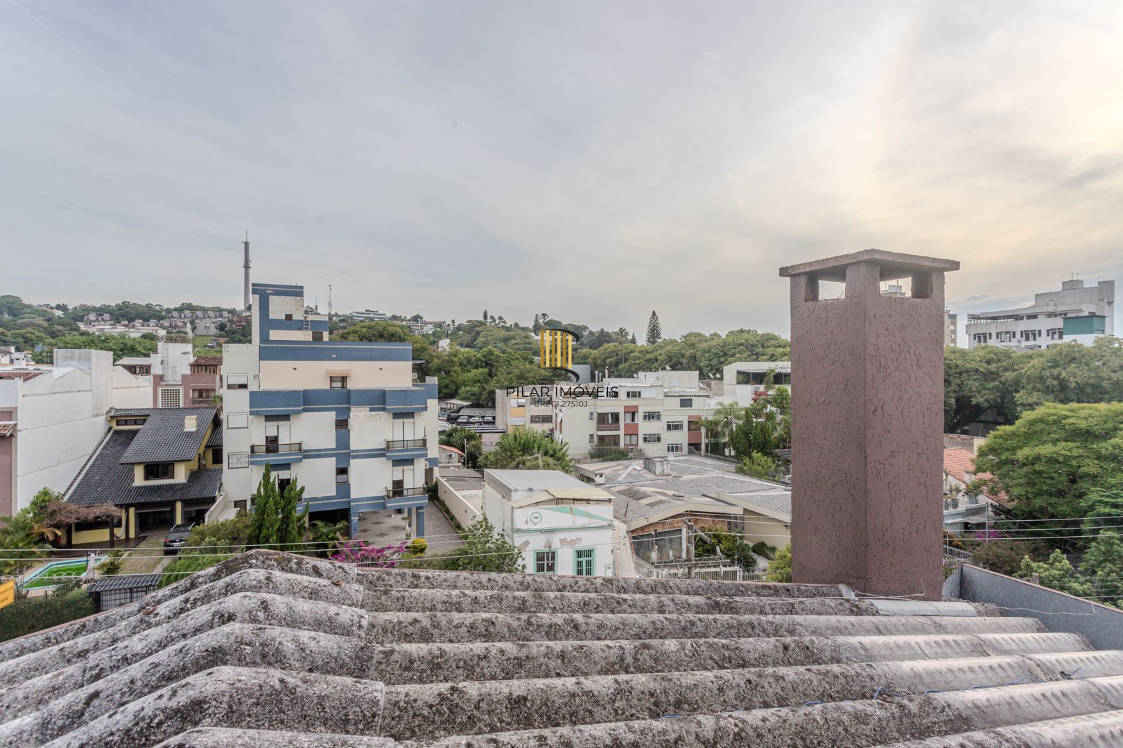 Cobertura no Menino Deus de 3 dormitórios e vaga