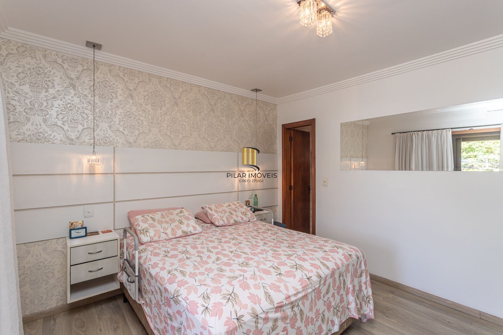 Casa 3 dormitórios no bairro Camaquã