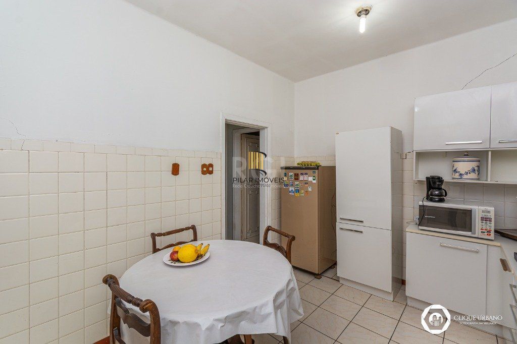 Casa para Venda de 3 dormitórios, Petrópolis