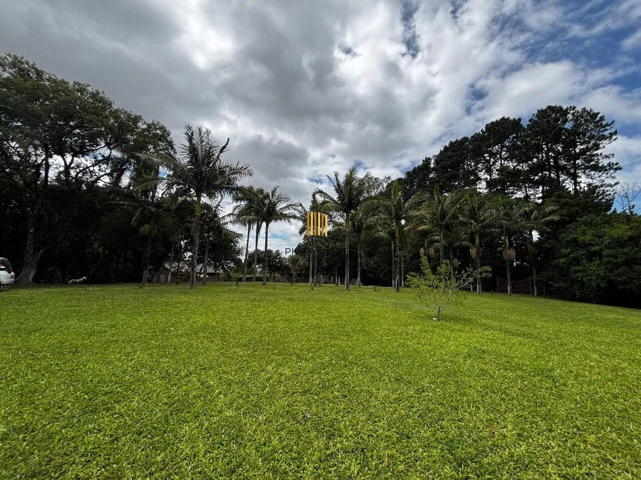 Sítio 6 dormitórios no bairro Fiuza