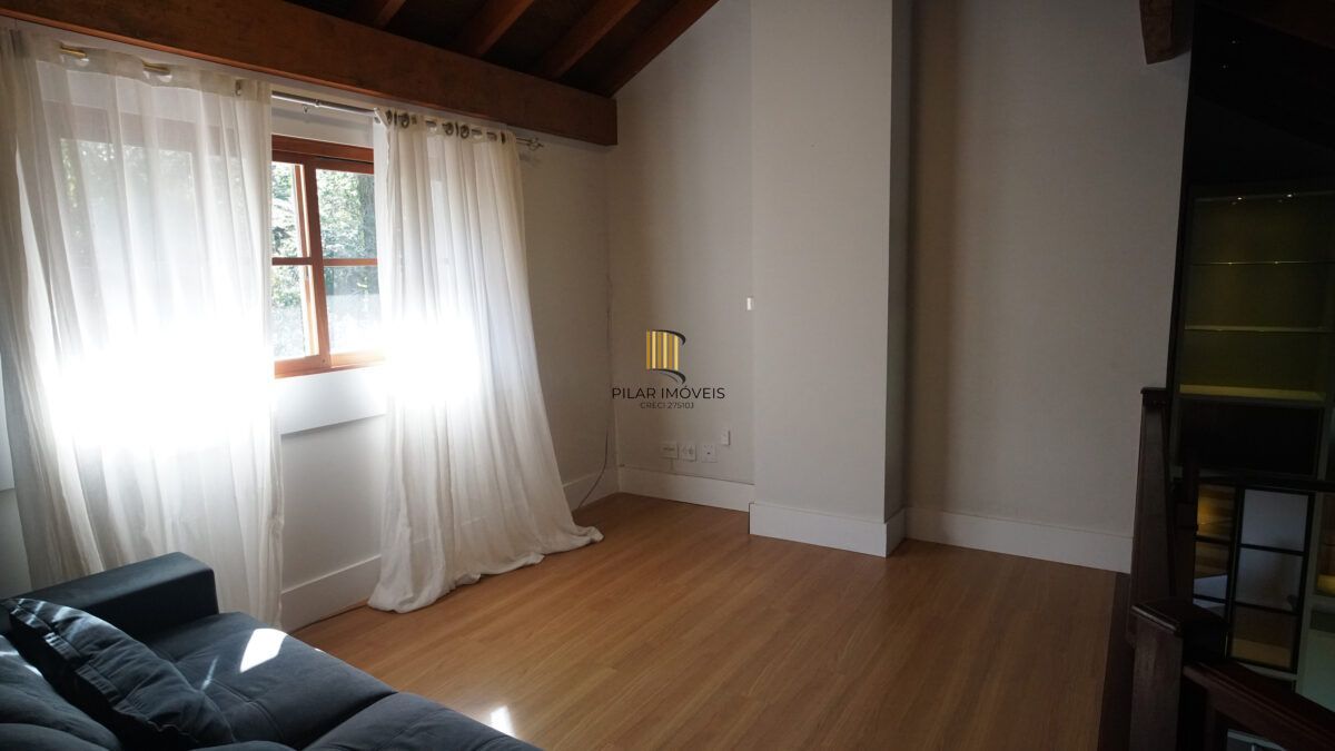 Cobertura no bairro Lago Negro em Gramado de 3 dormitórios e vaga