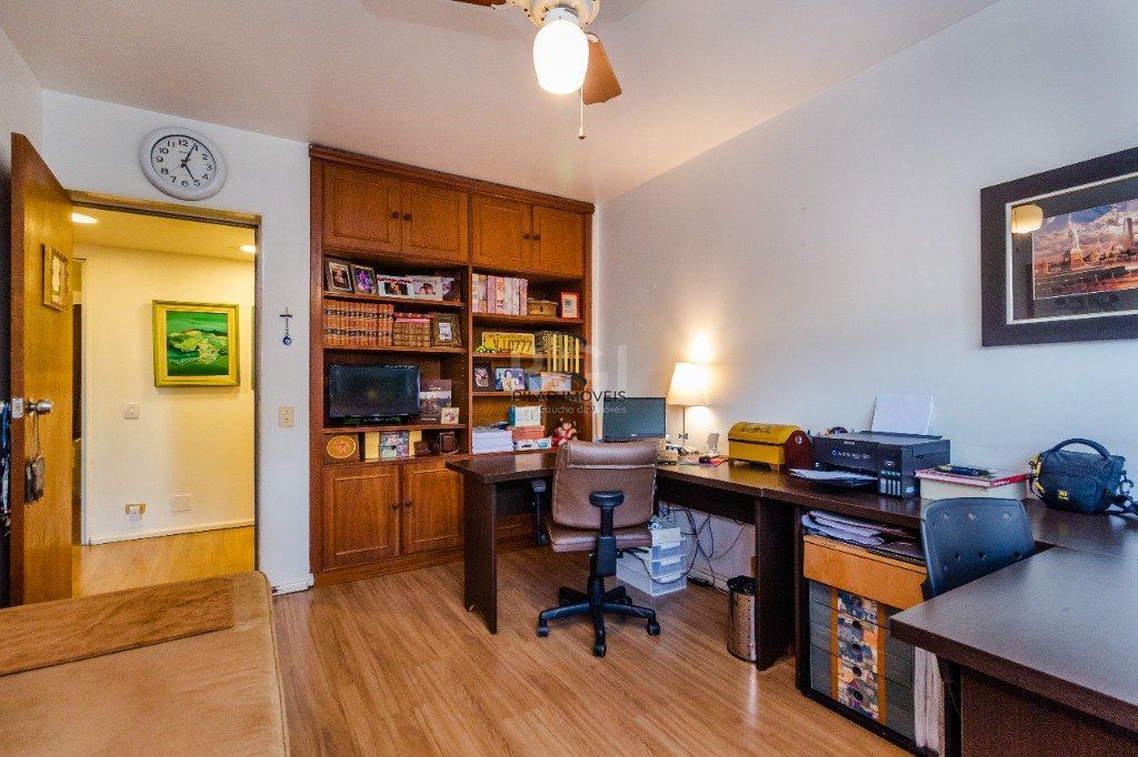 Apartamento para Venda - 138m², 3 dormitórios, sendo 1 suites, 1 vaga - Petrópolis