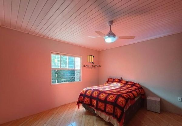 Casa no bairro Jardim do Salso com 2 dormitórios e 4 vagas