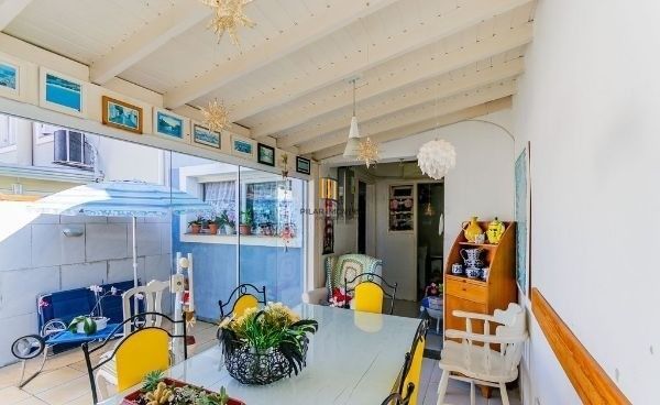 Casa sobrado em condomínio fechado na Vila Nova de 3 dormitórios e 2 vagas