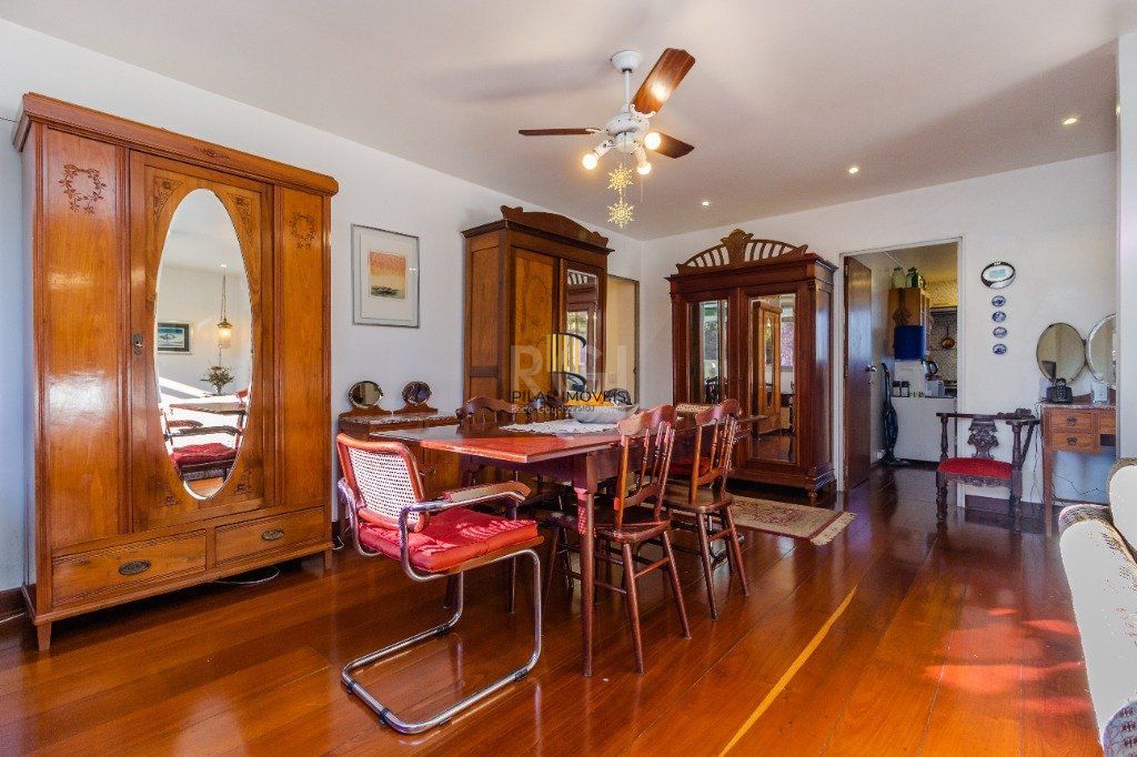 Apartamento para Venda - 138m², 3 dormitórios, sendo 1 suites, 1 vaga - Petrópolis