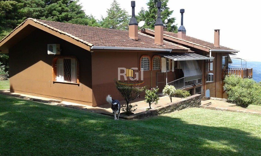 Sítio para Venda - 230m², 3 dormitórios, sendo 1 suites, 4 vagas - Centro