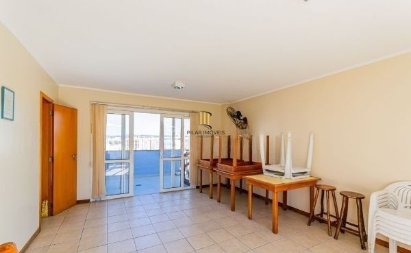 Apartamento na Cidade Baixa de 2 dormitórios e vaga