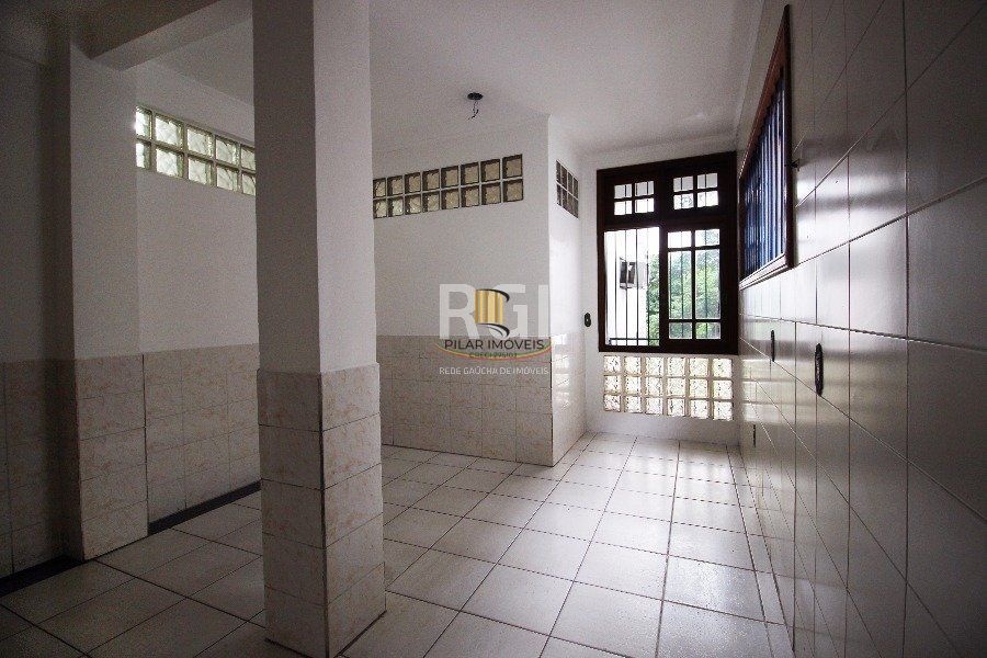 Casa para Venda - 280m², 3 dormitórios, 2 vagas - Petrópolis