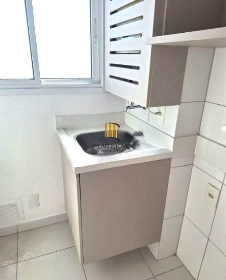 Apartamento de 2 dormitórios e vaga no bairro Santo Antônio desocupado