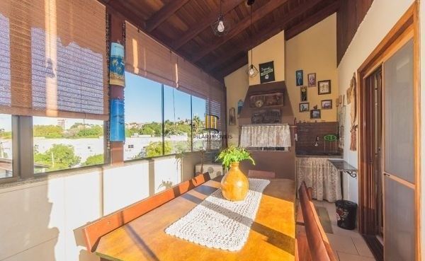 Casa em Condomínio bairro Tristeza de 3 dormitórios e 3 vagas
