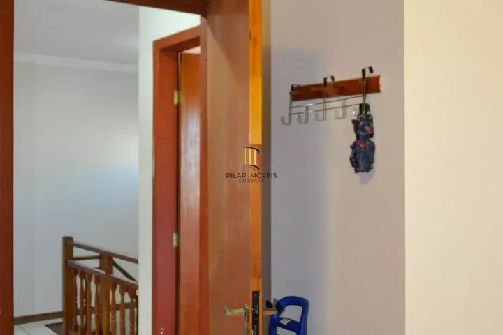 Casa 3 dormitórios no bairro Hípica
