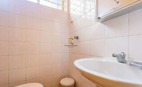 Casa sobrado no bairro Bela Vista de 3 dormitórios e 3 vagas DESOCUPADA