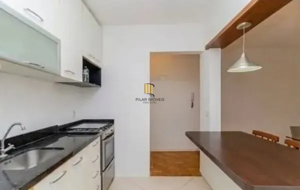 Apartamento Térreo com pátio no Menino Deus de 1 dormitório DESOCUPADO