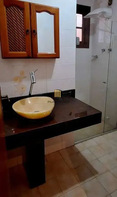 Casa 3 dormitórios no bairro Passo das Pedras