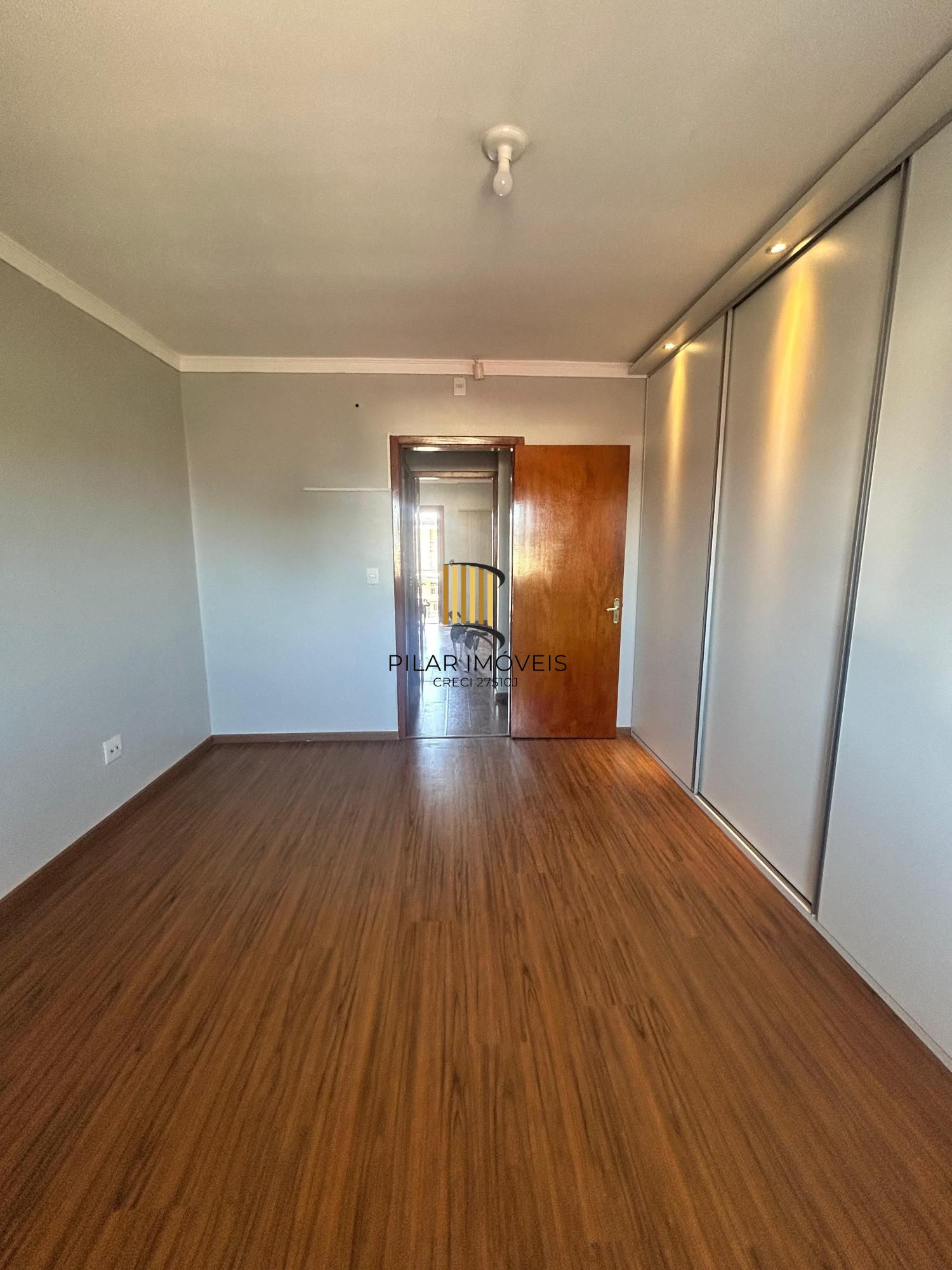 Casa sobrado no bairro São José em Canoas de 2 dormitórios