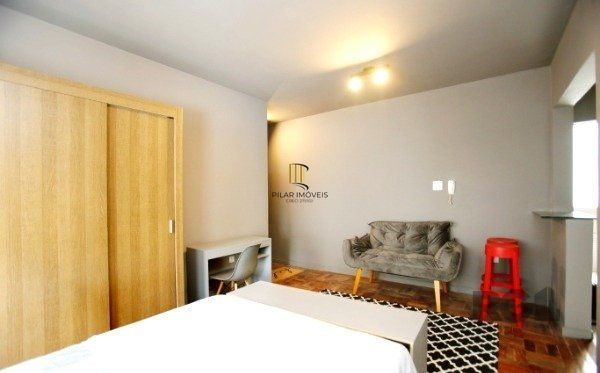 Apartamento JK no Menino Deus mobiliado