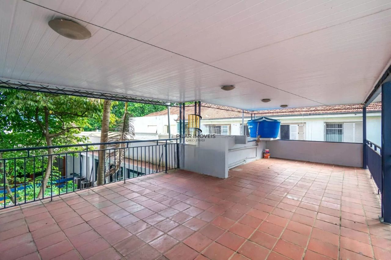 Predio Comercial com 1000m², 5 vagas, no bairro Higienópolis em Porto Alegre para Alugar