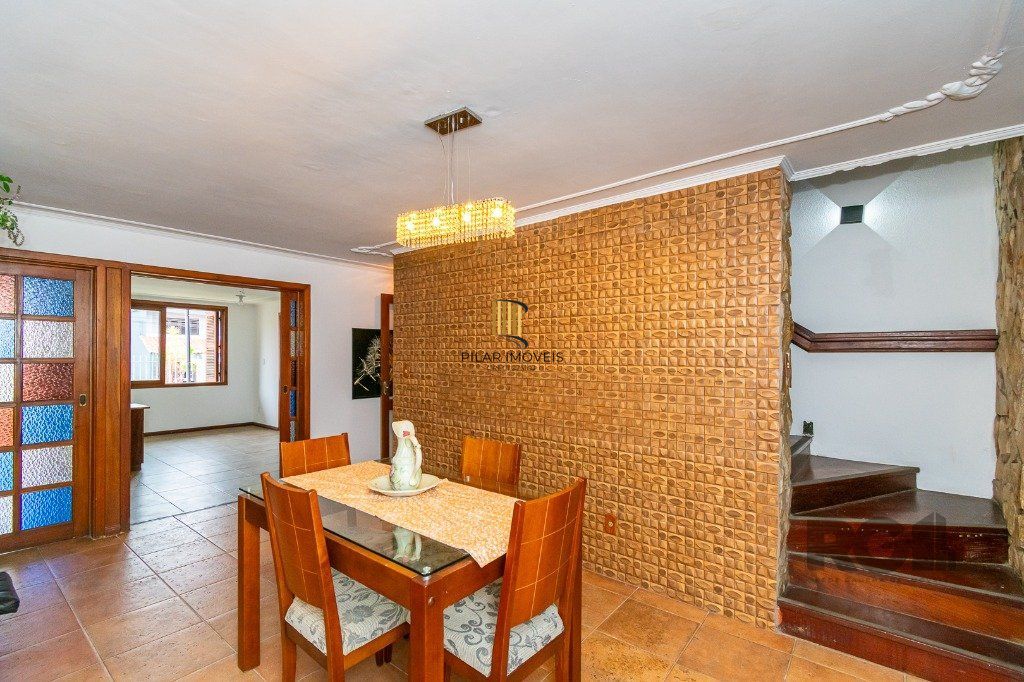 Casa no Jardim Itu com 5 dormitórios e 2 vagas e piscina