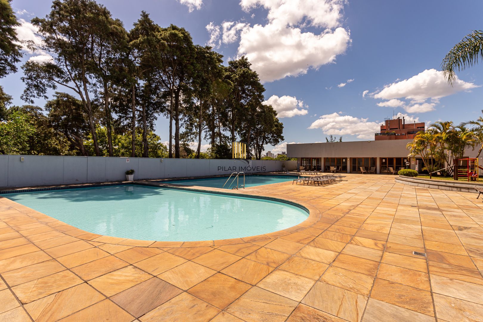 Apartamento de 2 dormitórios DESOCUPADO em frente do Iguatemi