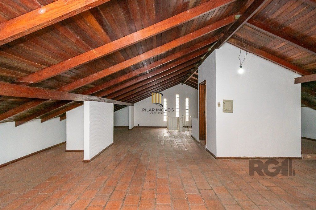 Casa no Jardim Itu com 5 dormitórios e 2 vagas e piscina