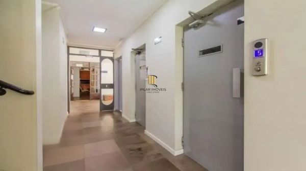 Apartamento no Passo D'areia de 1 dormitório e vaga DESOCUPADO