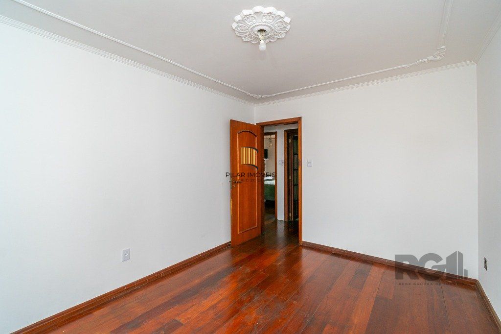 Casa no Jardim Itu com 5 dormitórios e 2 vagas e piscina