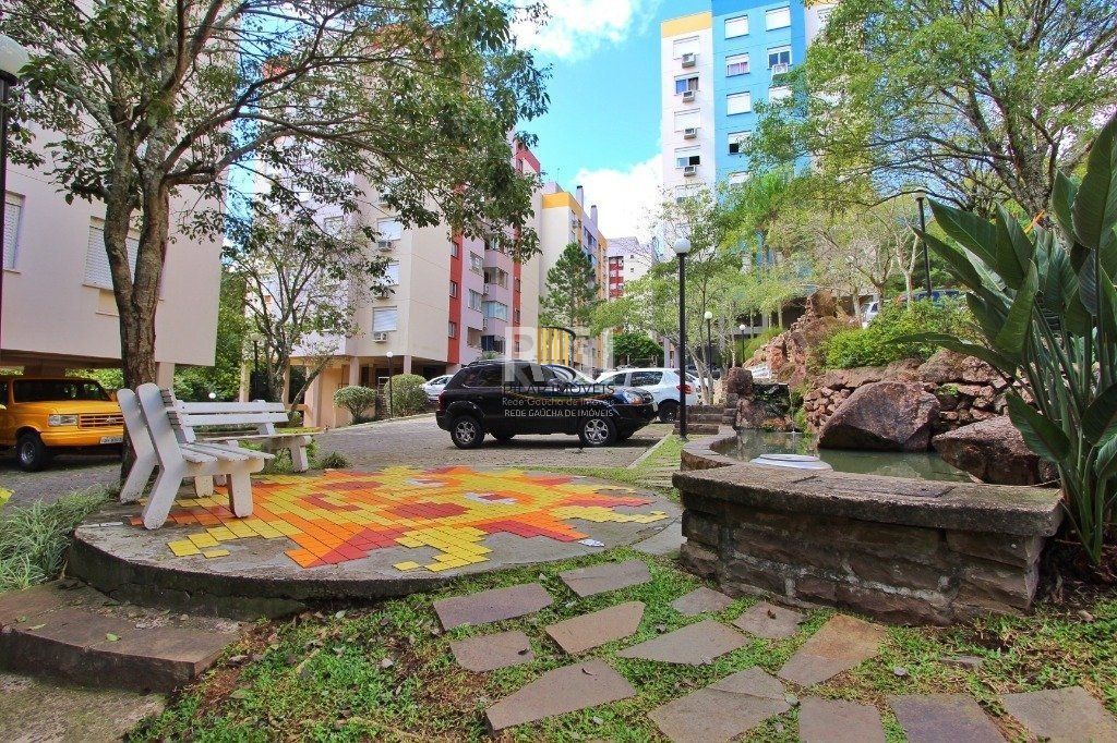 Apartamento no Nonoai de 2 dormitórios vaga e infra