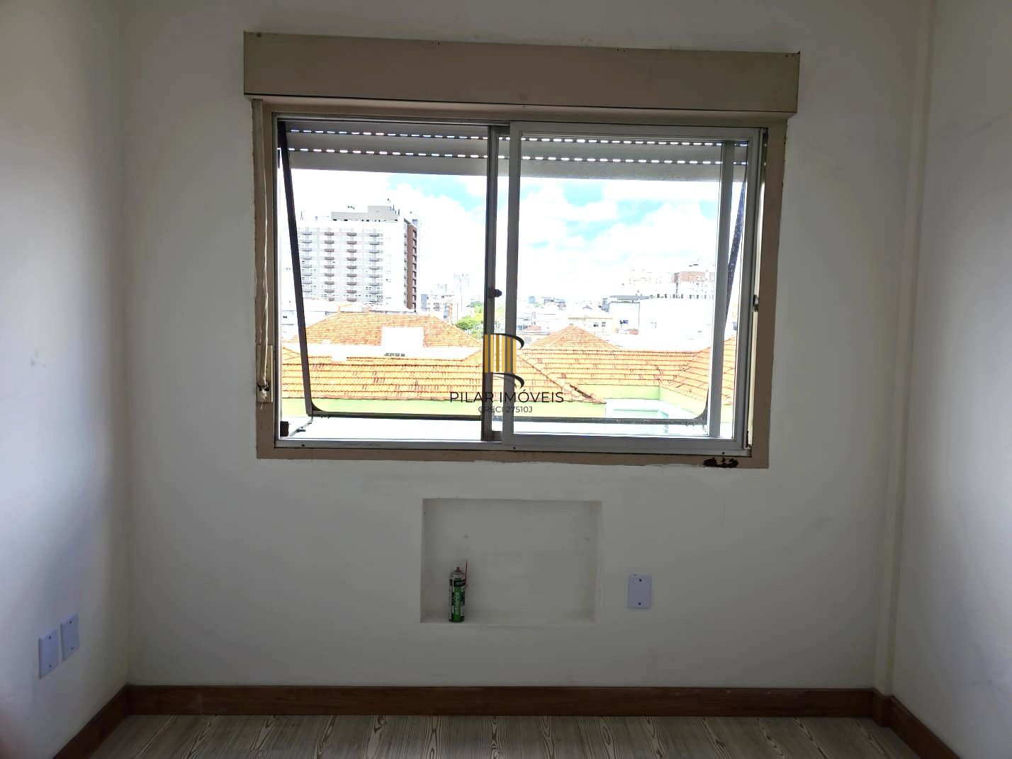 Apartamento no Passo D'areia de 1 dormitório e vaga DESOCUPADO