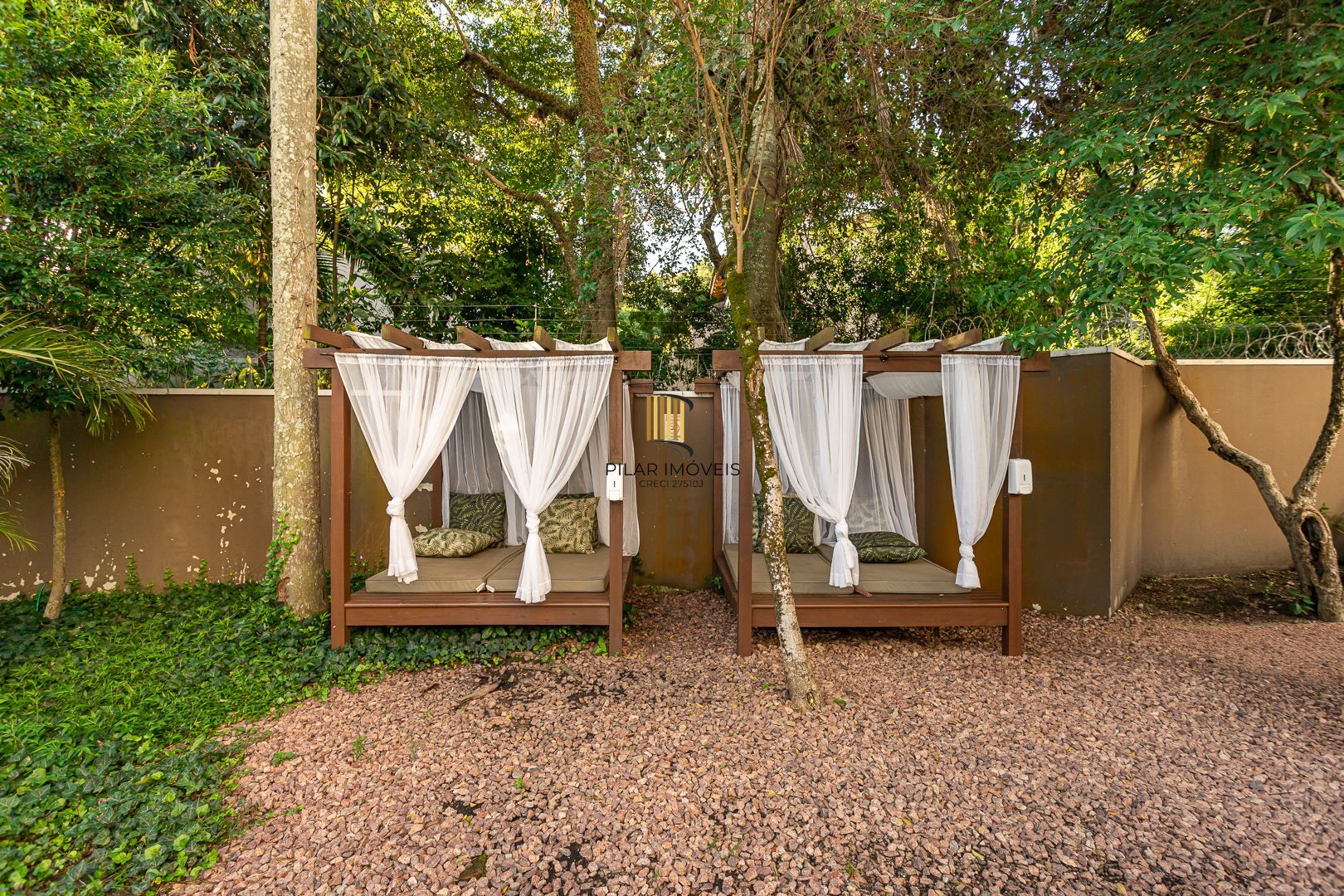 Apartamento no bairro Teresópolis de 2 dormitórios vaga e infra