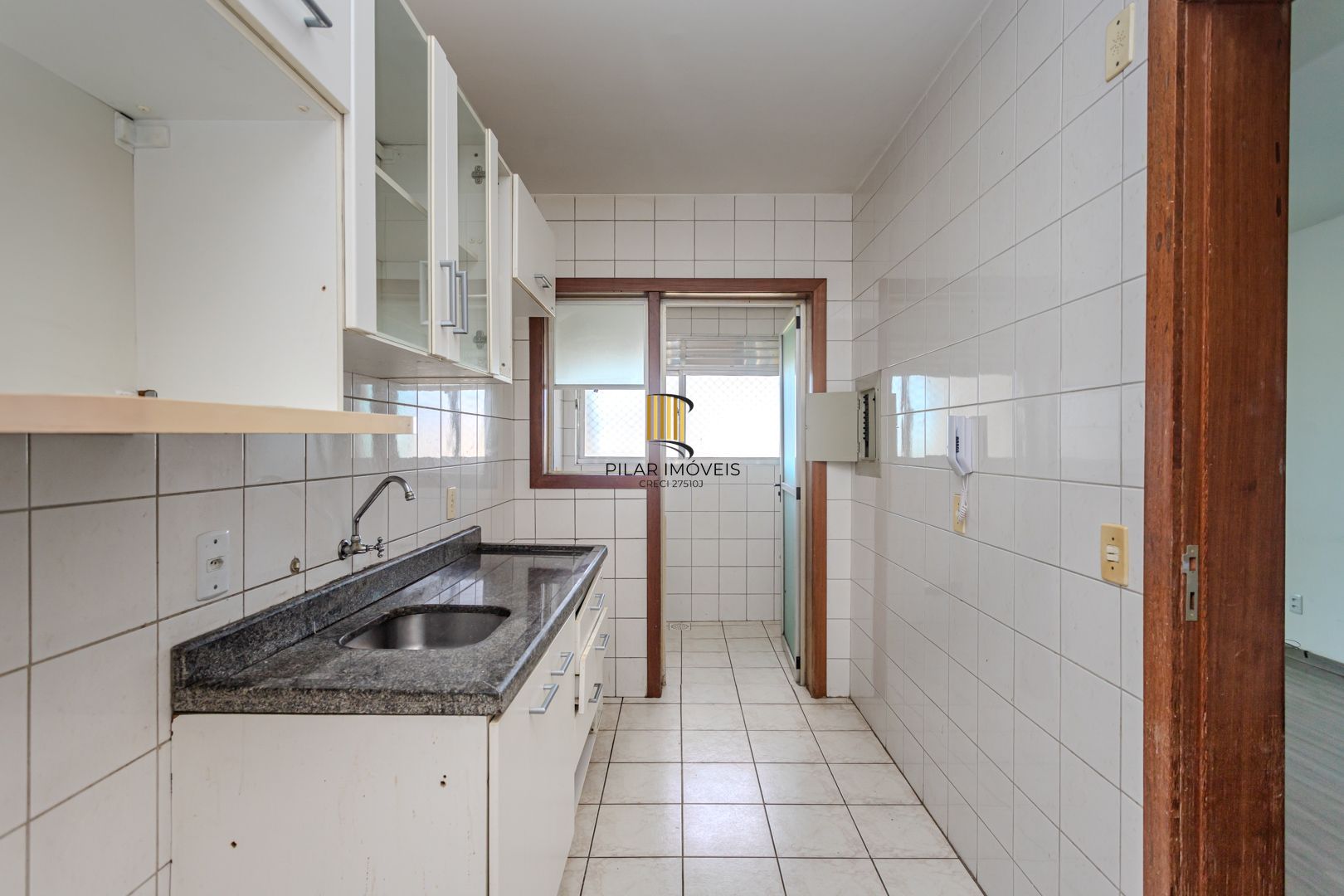 Apartamento na Cavalhada de 2 dormitórios e vaga DESOCUPADO