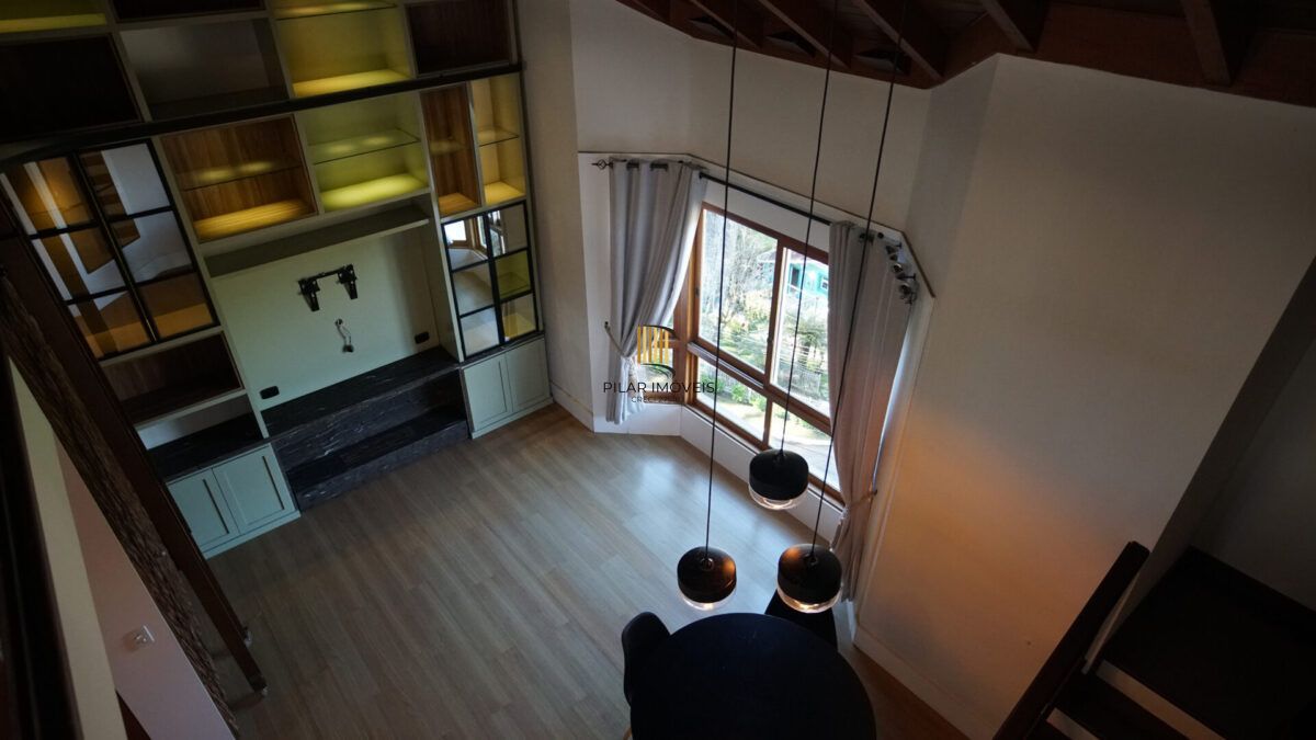 Cobertura no bairro Lago Negro em Gramado de 3 dormitórios e vaga