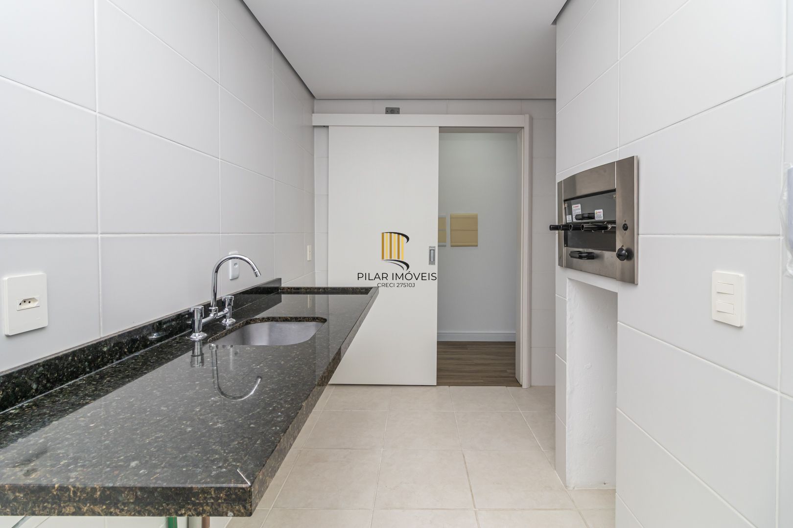 Apartamento no Jardim Botânico de 2 dormitórios e vaga DESOCUPADO