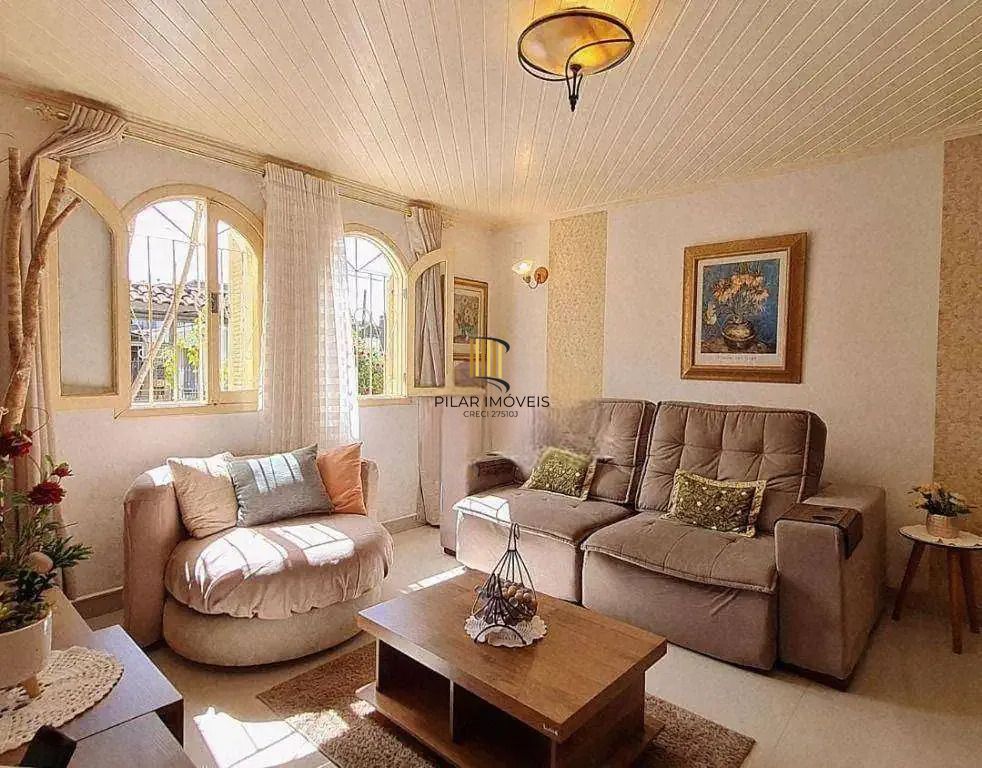 Sobrado 3 dormitórios no bairro Jardim Algarve