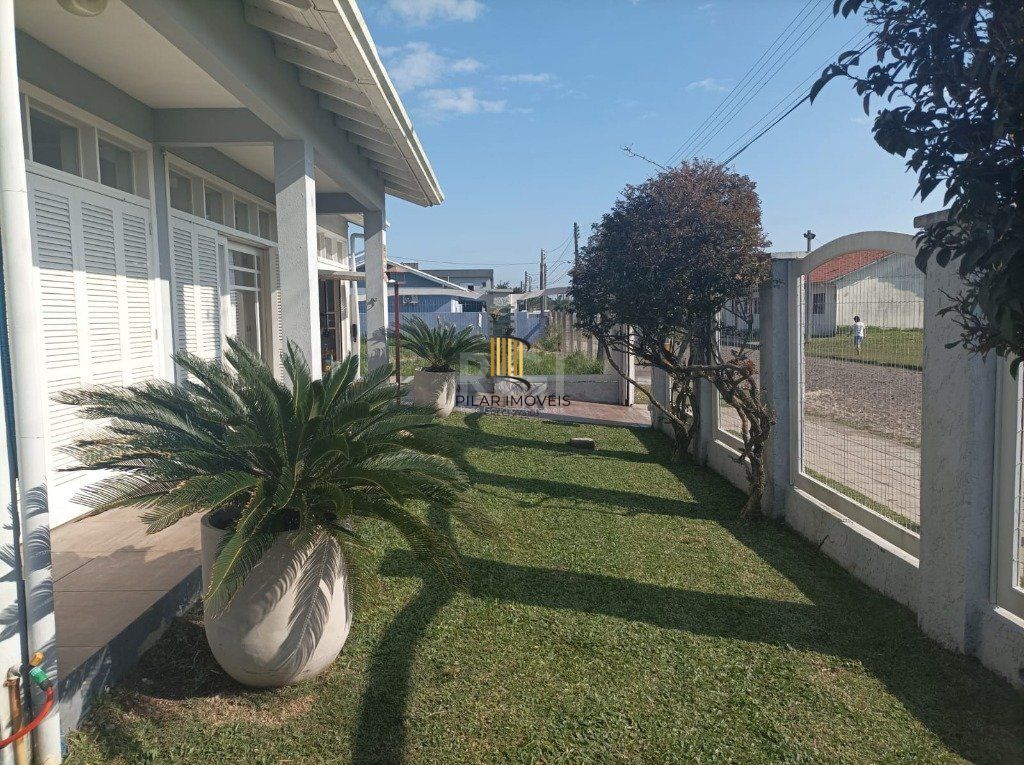 Casa para Venda 3 dormitórios 2 vagas - Capão Novo