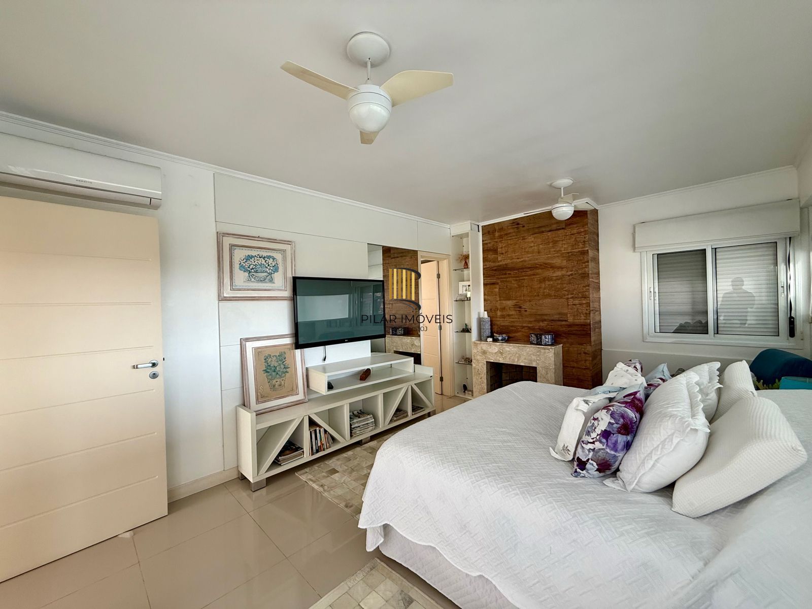 Casa 4 dormitórios no bairro Maristela