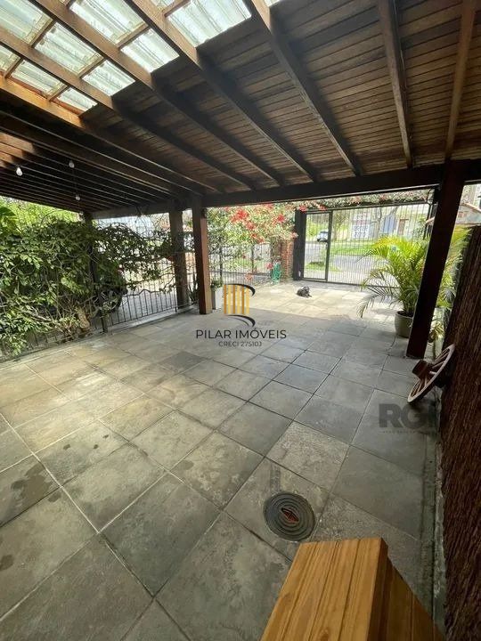 Sobrado 2 dormitórios no bairro Morro Santana