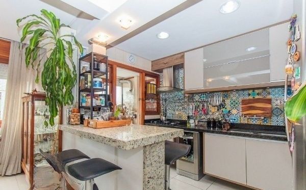 Cobertura duplex no bairro Auxiliadora de 2 dormitórios  2 vagas e terraço