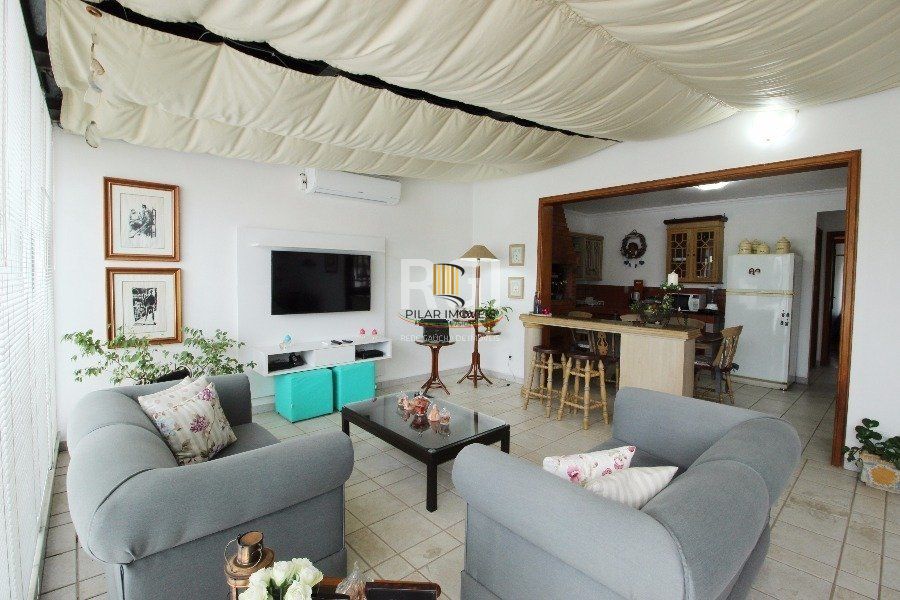Casa para Venda - 280m², 3 dormitórios, 2 vagas - Petrópolis