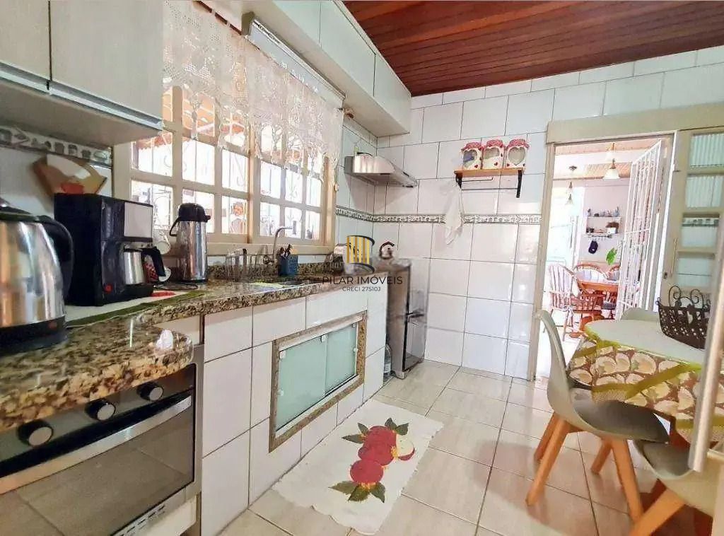 Sobrado 3 dormitórios no bairro Jardim Algarve