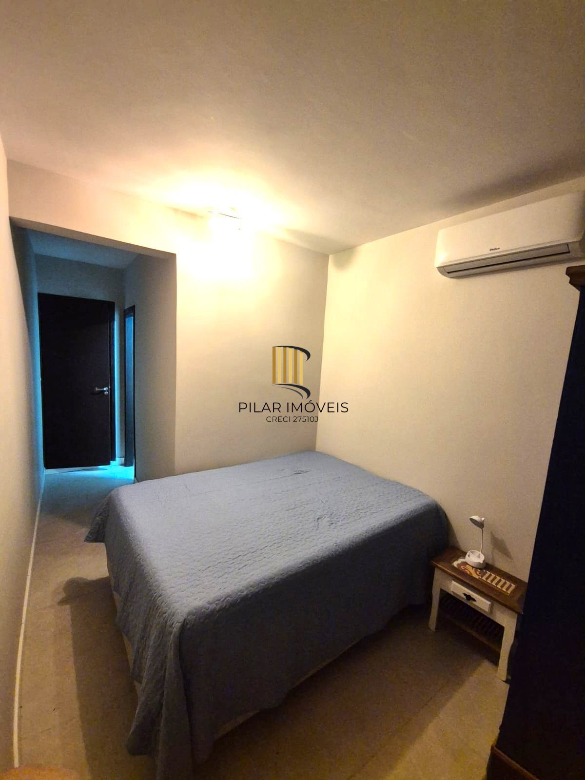 Sobrado no Menino Deus de 3 dormitórios e vaga