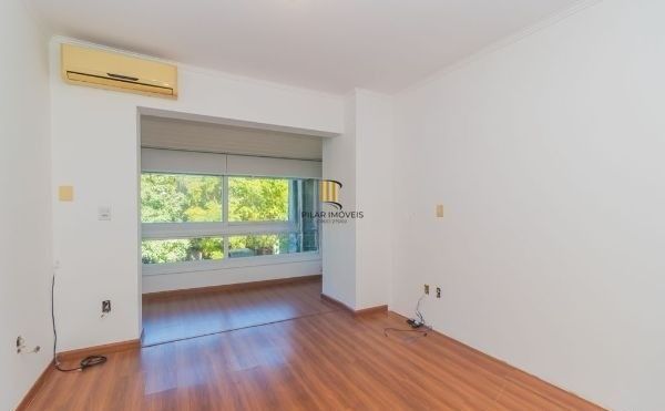 Casa em Condomínio em Ipanema de 3 dormitórios e 2 vagas