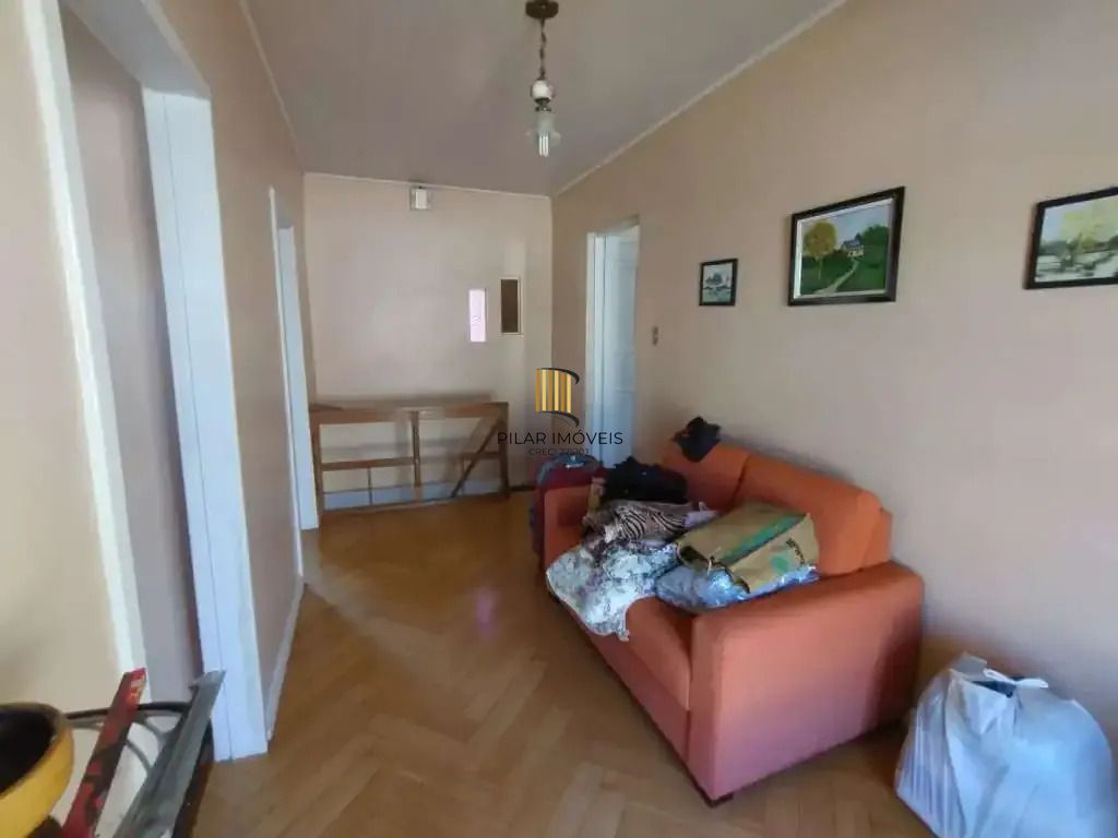 Casa 5 dormitórios no bairro Partenon