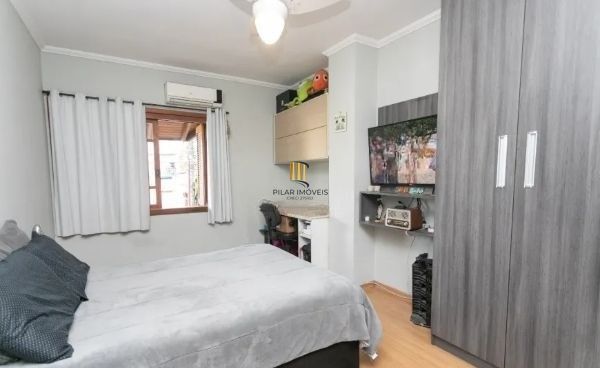 Casa sobrado no bairro Ecoville de 3 dormitórios e 4 vagas