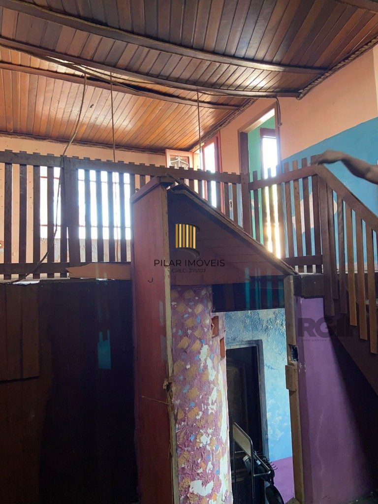 Casa para utilização comercial, no bairro Teresópolis, em Porto Alegre, RS.